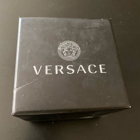 Mens Versace gold greca bar ring - Picture 2 of 5